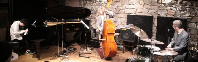 ドラマー率いる素晴らしいトリオサウンドに酔ったGW最初のデイタイムライブ