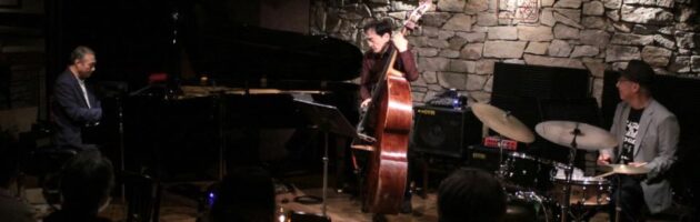表情豊かに演奏を楽しみながよくスウィングするジャジーで楽しいステージ