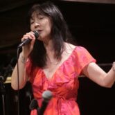 青木アキコ(vo) from NY