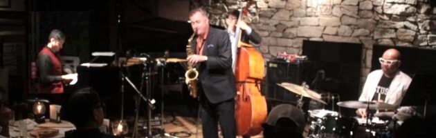 在日演奏家たちのNY仲間が結集 多彩なスタンダード曲に盛り上がった店内
