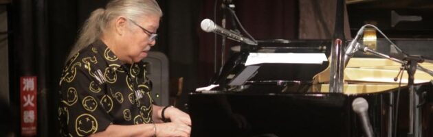 いつものようによくスウィングするジャージな｢山本ワールド｣を長年のファンと堪能