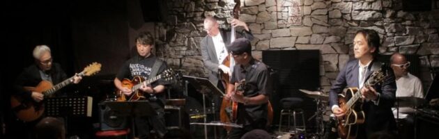 トップギタリスト4人の共演と競演にファンで賑わった熱いステージ