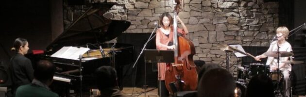 経歴も持ち味も異なる三人が自然体で繰り広げた華も実もある素敵な昼下がりのステージ