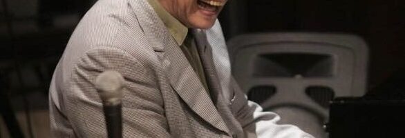 《吉岡秀晃トリオ》