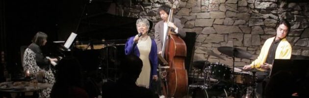 外国人の多い反応のいい店内に出演者も皆さん張り切って素晴らしいステージを展開