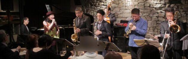 豪華四管のセプテットをバックに多彩豊富なレパートリーを熱唱の誕生日ライブ
