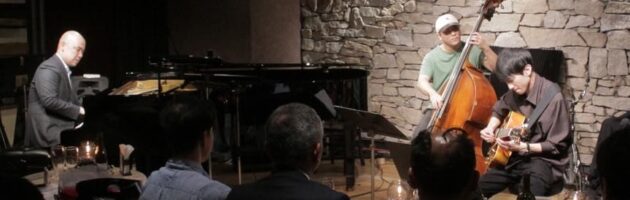 これからが凄く楽しみな素晴らしい音色でセンスのいい若きギタリストに乾杯!!