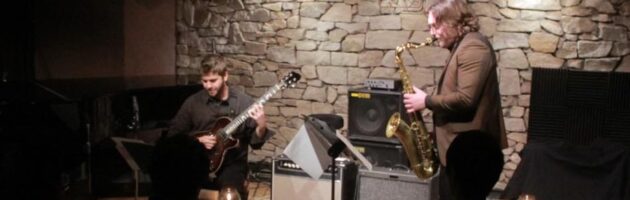 ギターとテナーの感動的に美しい楽器の音色に目頭が熱くなるほど聴き惚れたデュオステージ