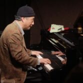 《吉岡秀晃トリオ》