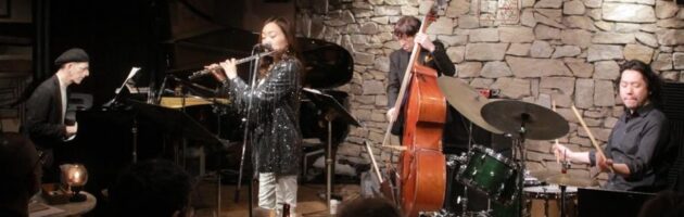 寒い夜でしたがクラシックを修めた美しい音色を聴いて心が和んだ夜