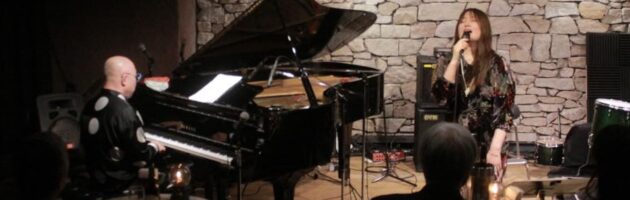 雪の心配も溶け自然体の歌と素敵なピアノの歌伴ステージを心置きなく堪能した夜