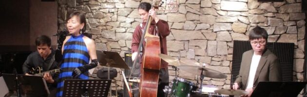 NY仕込みのベテランらしい味のあるヴォーカルを楽しんだ昼下がりのひと時