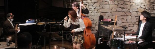 これからが楽しみな弾き語リストの春がテーマの素敵なステージ