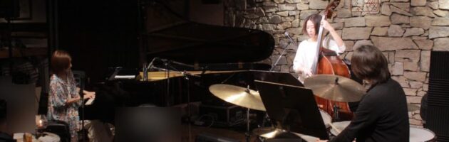 世界でエネルギッシュに色んな活動をされている歌とトークのステージ