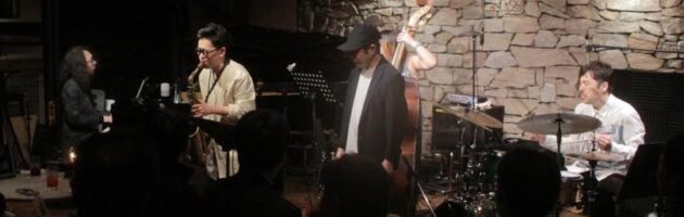 朝から雨降る夜もファンの方が応援にいらして賑わった最終日のステージ