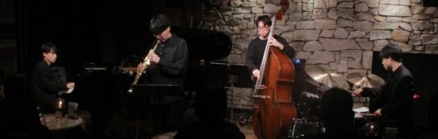 ソプラノ一本で勝負する珍しいサックス奏者のユニークなでも素晴らしい演奏ステージ