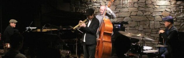 一貫して追求してきたスタンダード曲へのリスぺクトを感じるステージング