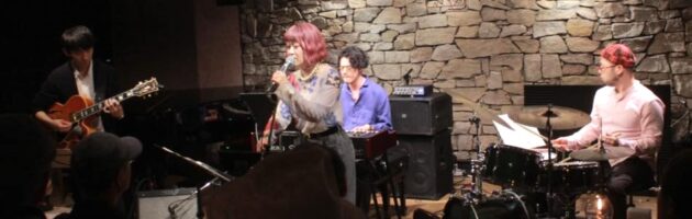 温かいオルガンの音色に乗って”吹き語リスト”のステージをほっこり楽しんだ夜