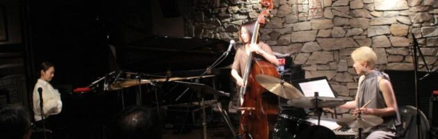 メロディアスな曲で構成された演奏とヴォーカルの｢花も実もある｣素敵なステージ