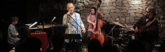 みなさん立派になられて卒業生同窓会のようなお仲間たちのノリのいい店内