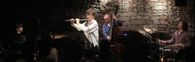 これまでの20年間の歩みを振り返って多くのオリジナル曲が演奏されたステージ